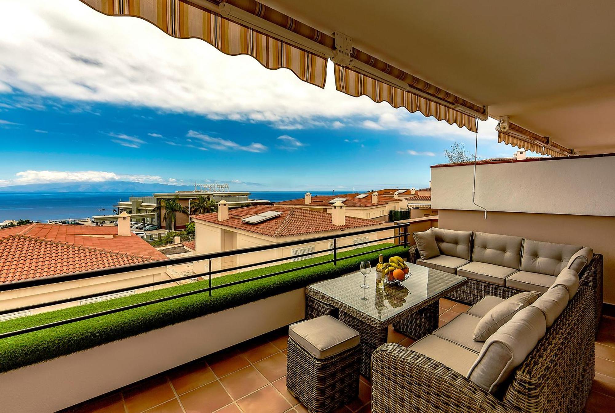 Apartment With Spectacular View In Puerto Santiago プエルト・デ・サンティアゴ エクステリア 写真