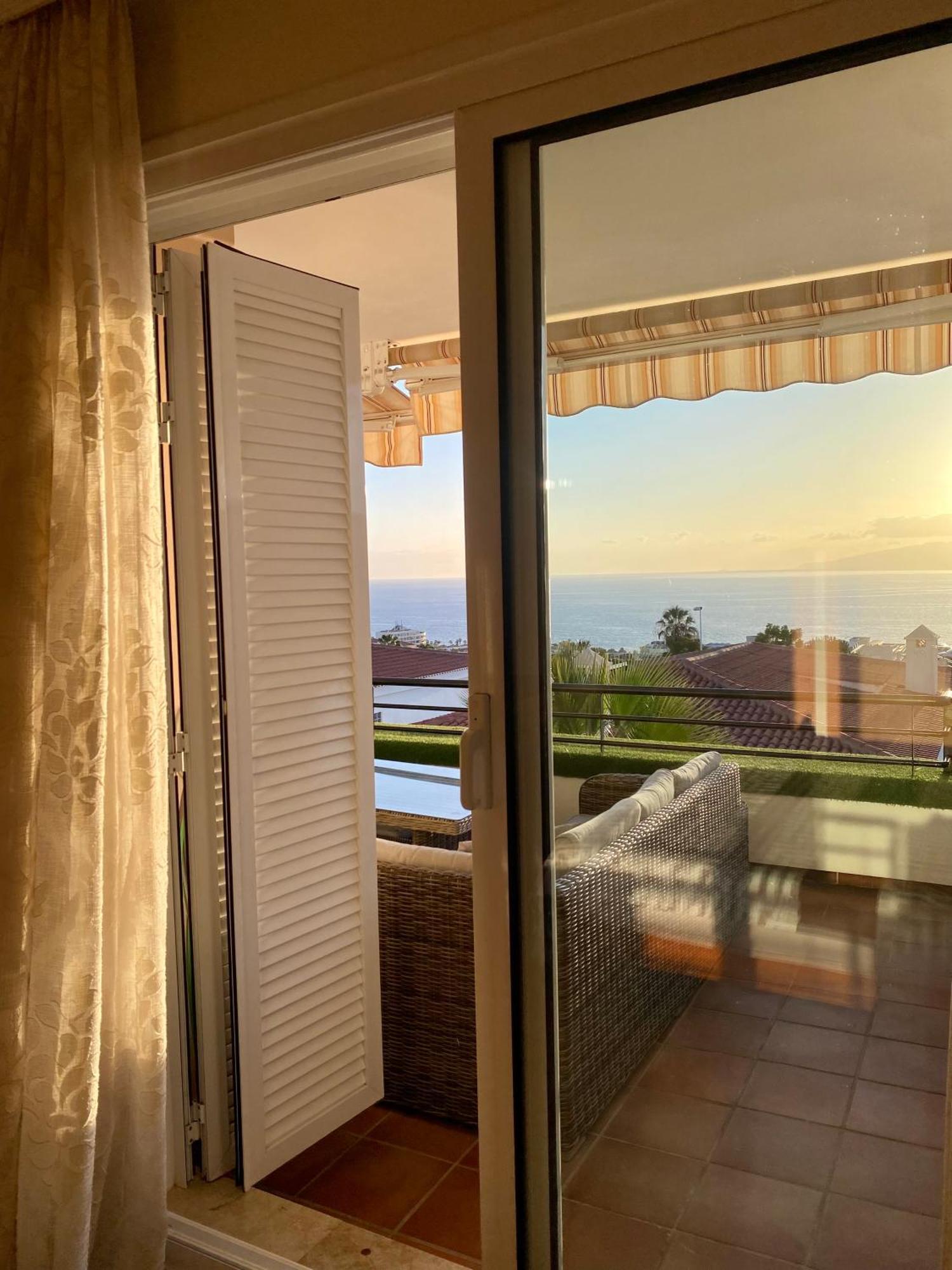 Apartment With Spectacular View In Puerto Santiago プエルト・デ・サンティアゴ エクステリア 写真