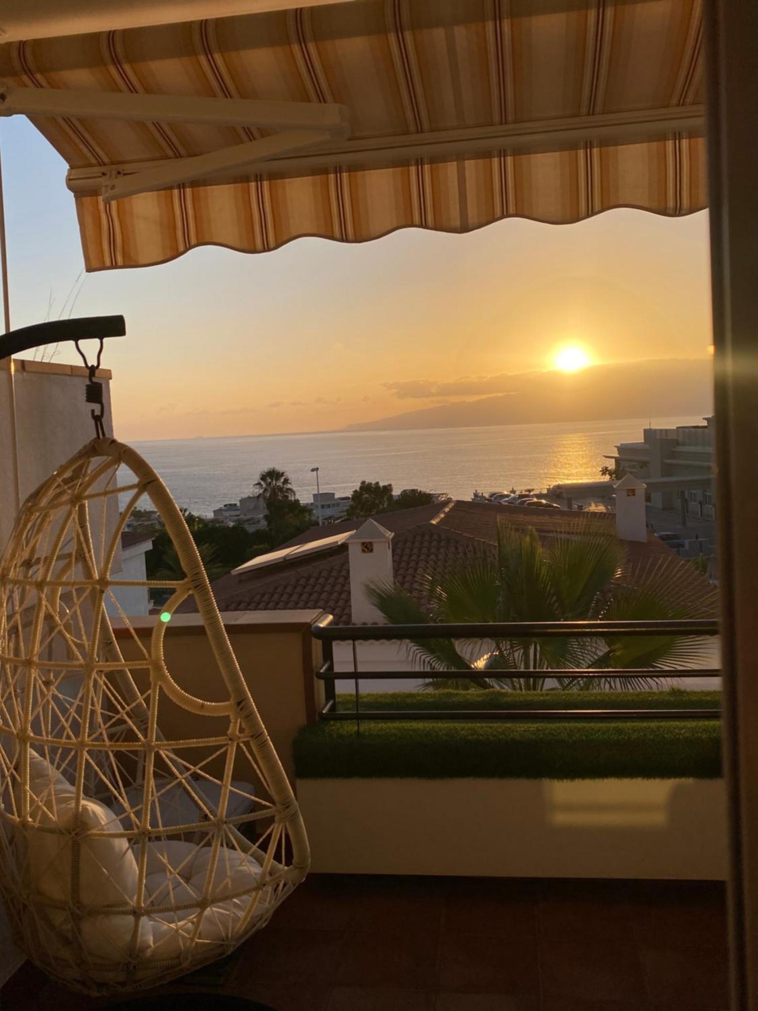 Apartment With Spectacular View In Puerto Santiago プエルト・デ・サンティアゴ エクステリア 写真