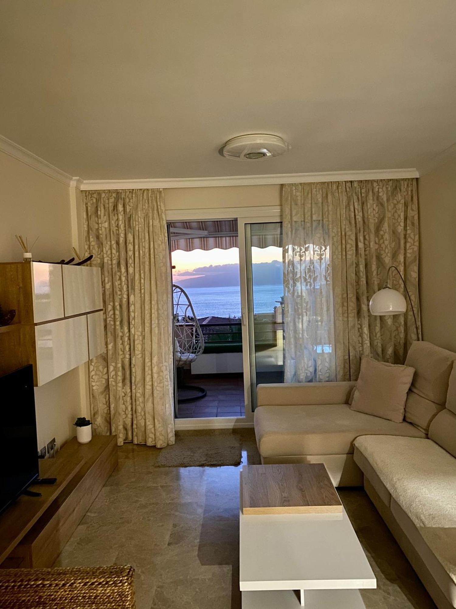 Apartment With Spectacular View In Puerto Santiago プエルト・デ・サンティアゴ エクステリア 写真